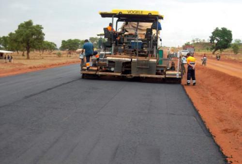 Cameroon government announces asphalting of almost 1000 Km of roads in 2017