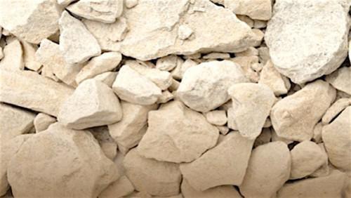 Danger in the Mintom limestone deposit operation, in South-Cameroon