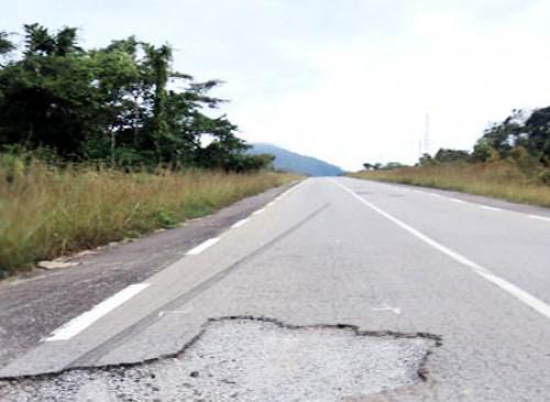 The Cameroonian State will transfer maintenance of 30,000 km of roads to local authorities as part of the decentralisation