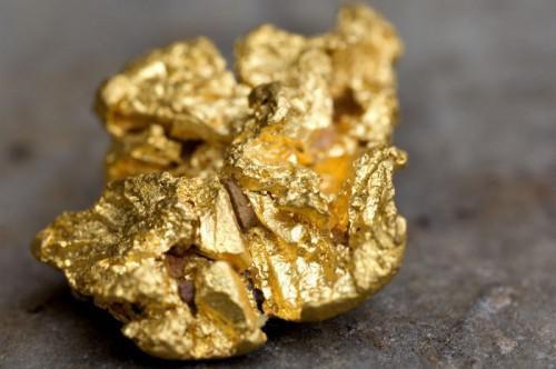 One thousand artisanal gold miners stormed the four gold mines discovered at Eséka