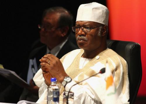 Cameroon: PM partially settles dispute between Minpostel and ART on granting licences to telecom companies