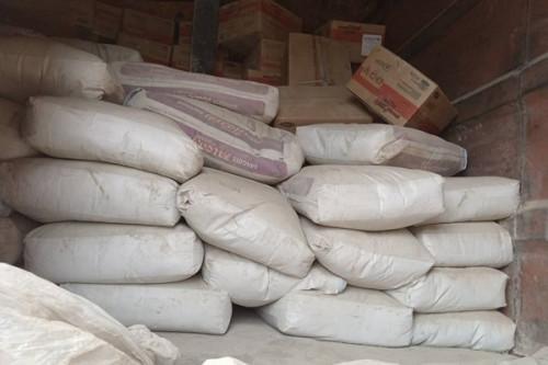 Contraband: Customs agents seize an important load of contraband cement declared as medical products belonging to a UN Agency